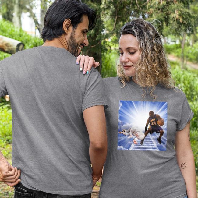 LakeShowYo Queen Elizabeth The Queen When She Runs Into Kobe T Shirt